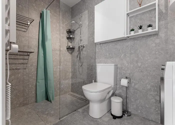 Hill Garden Residense פלאנגה